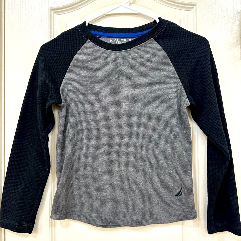 Boy's Nautica long Sleeve Crew Neck T-shirt - Size S (8)